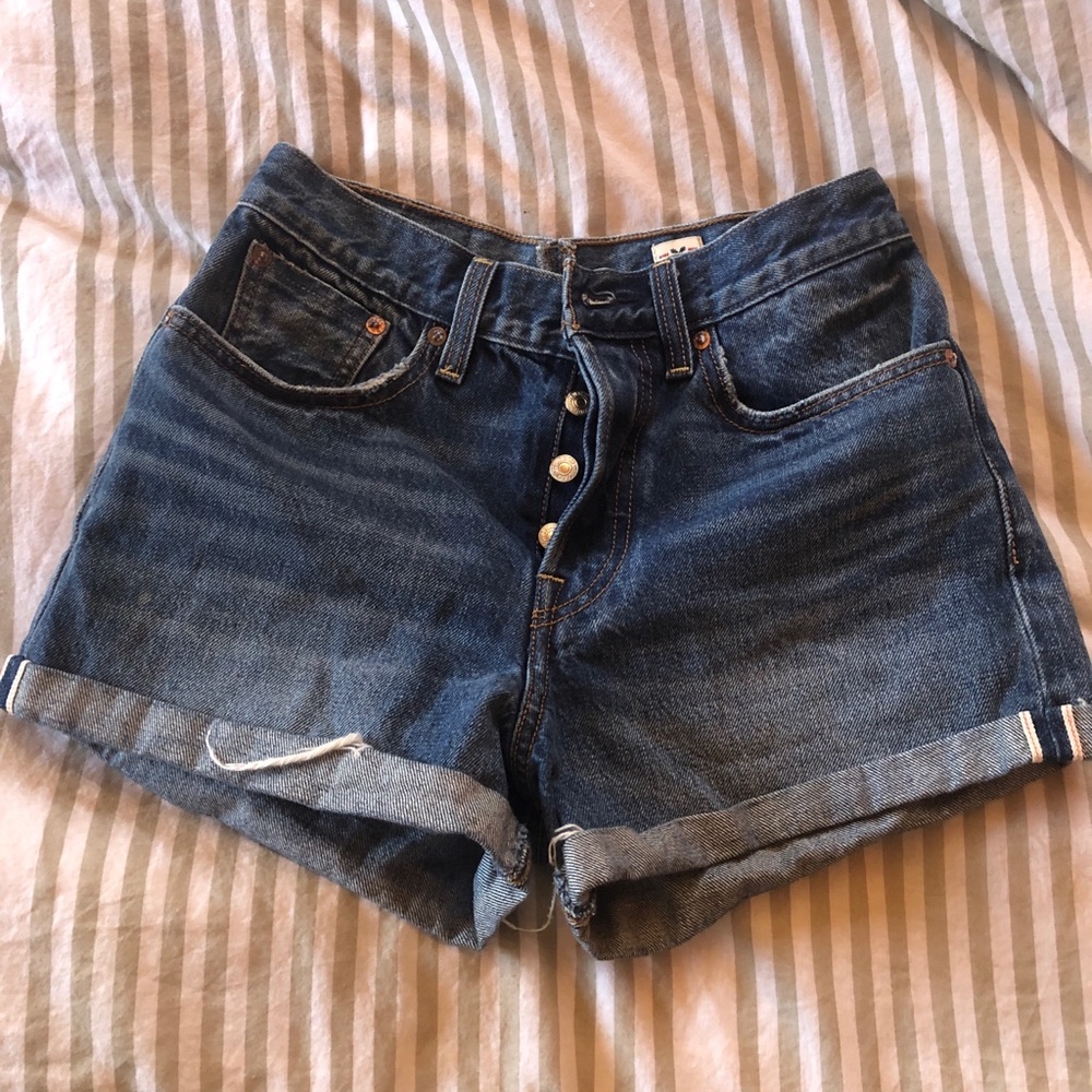 Levi high waisted shorts